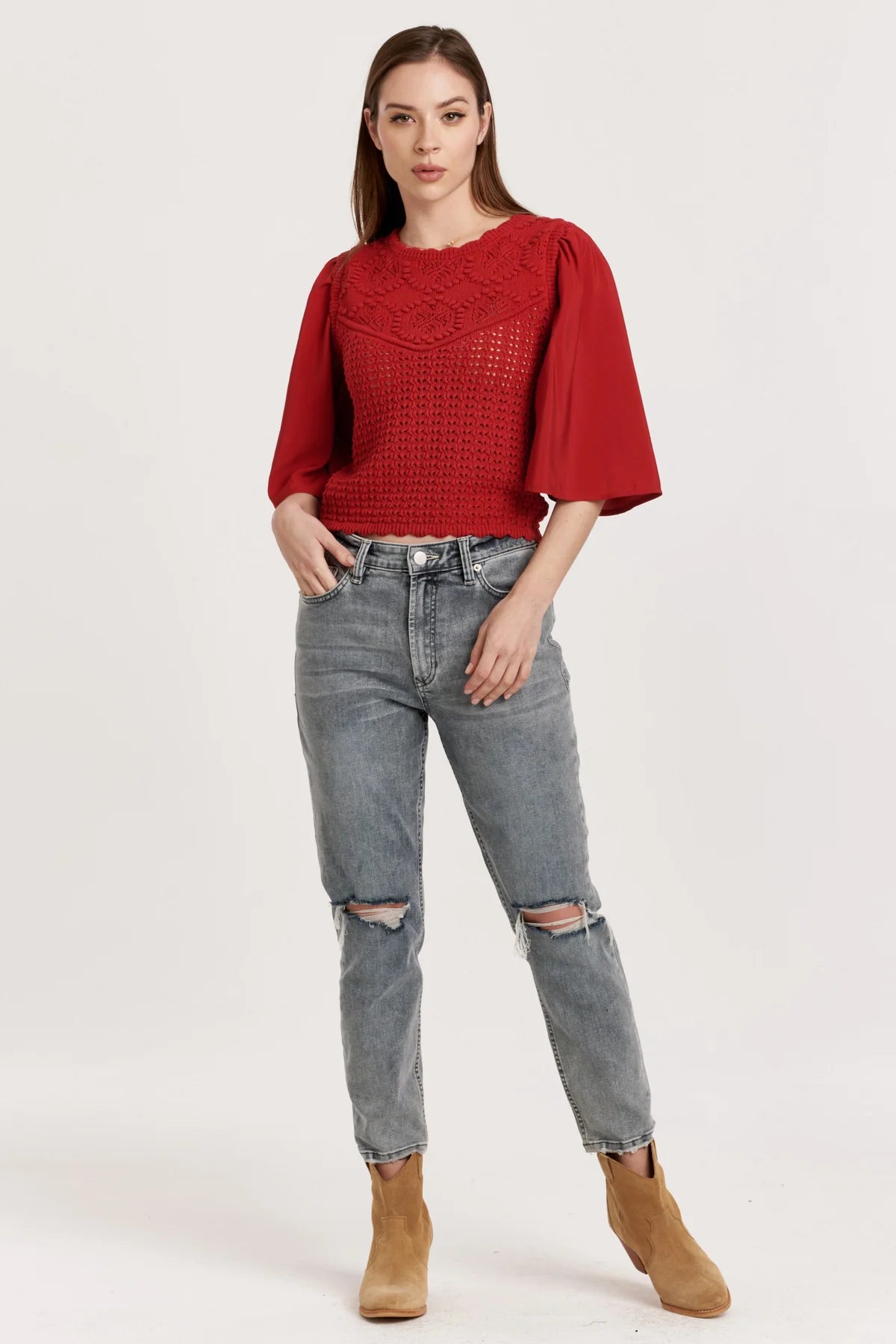 Wing sleeve sweater with scallop hem